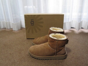 使用少ないキレイ/箱付 国内正規品 UGG アグ W CLASSIC MINI 5854 ムートンブーツ USA5/22cm CHE/チェスナット