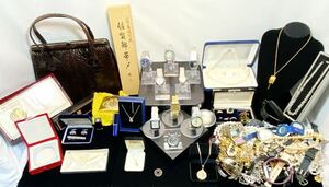 I578 遺品整理 アクセサリー 腕時計 おまとめ CHANEL Dior RADO FOSSIL SEIKO CITIZEN ORIENT Burberry ELGIN YSLなど バッグ ジャンク 