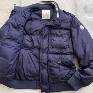 M相当★MONCLER CAHORS モンクレール カオロス ダウンジャケット ブルゾン ジャンパー ミリタリー 袖ロゴ ネイビー メンズ 1 アウター