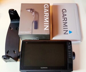 中古9インチタッチパネル GARMIN ECHOMAP PLUS 95SV APAC 日本語モデル　　　　　　　新品 GT52HW-TM振動子、電源コード、