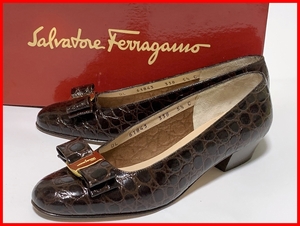 即決 Salvatore Ferragamo フェラガモ 5.5≒22cm パンプス 型押し 茶 ブラウン レディース jtl