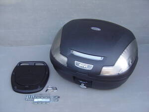 GIVI トップケース　E470 モノロック Simply スモークレンズ