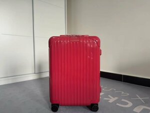 RIMOWA リモワ Essential Cabin 21インチ 36リットル 機内持ち込み Cabin スーツケース トランク リモワ RED/レッド 希少 中古 F1