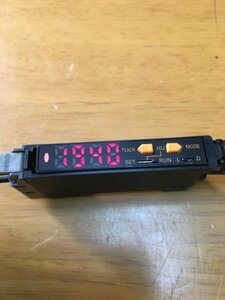 【電子部品　207】USED　ファイバセンサアンプ E3X-DA11 OMRON 1個