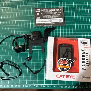 その50 キャットアイ CAT EYE サイクルコンピュータ PADRONE DIGITAL CC-PA400Bスピードメーターケイデンス対応 ワイヤレス CATEYE