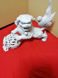 獅子置物 金属製 ホワイト 長さ37cm