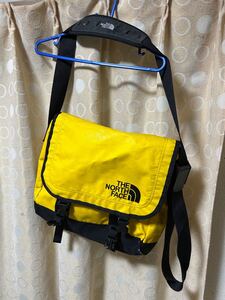 THE NORTH FACE メッセンジャーバッグ　防水　大容量　中古　ザ・ノースフェイス