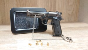 精巧1/3スケール ミニチュアモデルガン　BERETTA　M92　ガンカラー　　スタンド＋箱＋追加ダミーカート