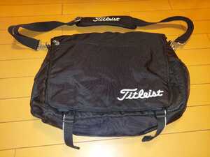 タイトリスト　Titleist　ショルダーバッグ　ブラック　約45Cm×35Cm×10Cｍ