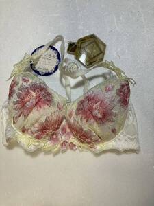 C65 ドゥペルル　花柄刺繍×レース　ブラジャー　ホワイト