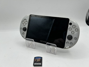 7086-02★♪通電確認済み・ジャンク♪SONY PSVITA PCH-2000 シルバー/画面ロック/十字ボタン操作不可/PSVITAソフト「マインクラフト」★