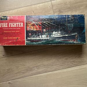 レベル 1/87 Fire Fighter(箱に汚れ、傷、部品チェック無しの為、ジャンクとして出品:ノークレームにて)長さ:約49cm、1962年版。説明参照！