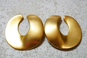 1372 海外製 ゴールドカラー イヤリング 両耳揃い ヴィンテージ アクセサリー アンティーク 耳飾り 装飾品
