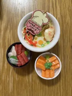 新品　食品サンプル　キーホルダー　ラーメン　丼　海鮮丼　リアルキッチン