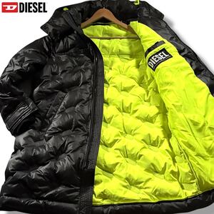 未使用級/Lサイズ相当●現行タグ DIESEL ディーゼル ダウンコート ジャケット アウター 光沢感 裏地イエロー ロゴ総柄 型押し 黒ブラック S