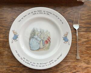 ウェッジウッド　ピーターラビット　プレート 25cm 旧刻印　Wedgwood　Peter Rabbit　子供用食器　英国製　廃版　未使用　1枚