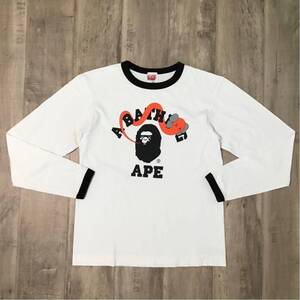 KAWS × BAPE bendy カレッジロゴ 長袖 Tシャツ Sサイズ a bathing ape エイプ ベイプ アベイシングエイプ カウズ NIGO gh1