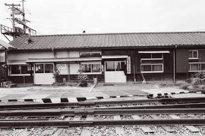 飾って楽しむ鉄道写真（昭和の駅in九州：日豊本線 支線 苅田港） NO.56440011