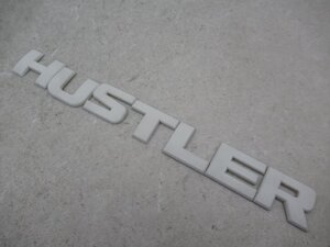 【送料込】 スズキ HUSTLER ハスラー MR31S 純正 リア エンブレム ホワイト 白 77831 65P (n099678)