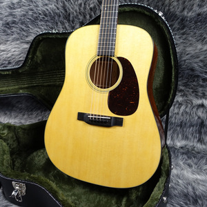 Martin D-18 Standard