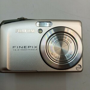 E FUJIFILM　フジフイルム　FINEPIX ファインピックス　F50fd 8A023312 シルバー