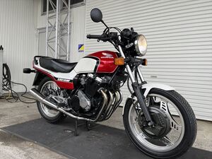 CBX550F PC04型 1983年モデル 赤白黒38618 HONDA エンジン実働!吹け上がり良好!現状販売/輸入新規.国内未登録/愛知県豊橋市/E40819-18-880Y