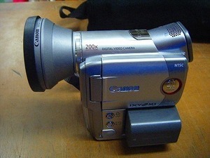 2A【長3007014有】Canonデジタルビデオカメラ IXY-DV-M3 メーカーサポート終了 本体 バッテリー SDカード オプションレンズ三脚テープ付
