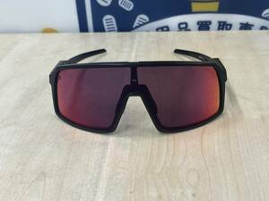 【s3379】OAKLEY オークリー　サングラス　SUTRO OO9406A-0637 中古現状品　☆美品☆