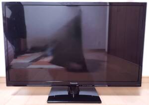  【大きな傷・打痕なし】32V型　液晶テレビ Panasonic パナソニック TH-32A300 電源コード・B-Casカード・リモコン付