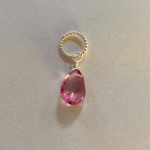 天然石 ペンダントトップ パーツ ビーズ オーロラ ピンク トパーズ＋SV925 石約7×幅約5mm Aurora Pink topaz charm gemstone 雫型 カット