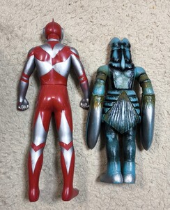 1円開始！！　SH241229　ウルトラマン+バルタン星人セット　約35年前の物 ソフビ フィギュア 円谷プロ ウルトラマン