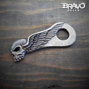 米国製 ベルハンガー Bravo Bells スカル ウィング [Skull Wing Bell Hanger] Made in USA バイク アクセサリー ガーディアンベル ステー