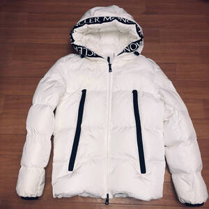 21-22AW 極美品 モンクレール ジャパン Moncler MONTCLA モンクラ 白 ホワイト 2 L 黒ワッペン DIST