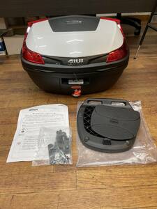 GIVI　リアボックス　トップケース　モノロック　ベース付き　鍵2本　47L　パールホワイト　未使用　　　　　　　　　　　　S:I1　2411