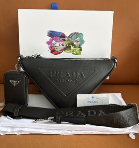 プラダ PRADA 三角プレート 三角パック ボディバッグ 本革 レザー ショルダーバッグ