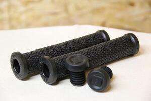 BMX グリップ WETHEPEOPLE RAPTOR GRIPS BLACK 送料無料 新品未使用