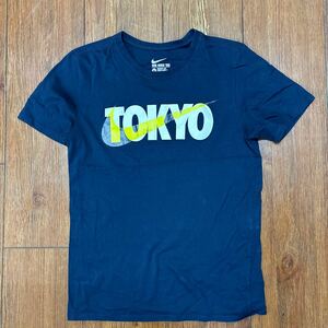 THE NIKE TEE ナイキ Tシャツ XS TOKYO ネイビー×ホワイト×イエロー