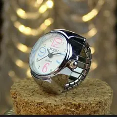即決1800円　新品　未使用　指輪　時計　シンプル　白　文字盤　レインボー　33