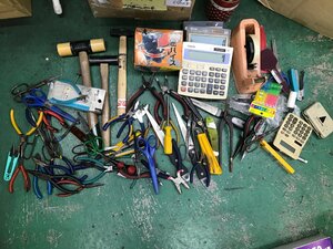 07-08-221 ★M 中古　ハンドツール 工具 DIY用品 バイス ハサミ ペンチ類 電卓など含む 多数まとめ売り