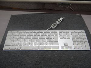 TA846 ●Apple　純正　有線キーボード　A1243 　美品アップル 中古品