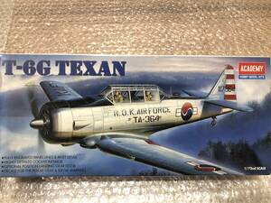 1/72　T-6G テキサン　アカデミー ACADEMY　TEXAN