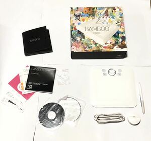 新品同様 WACOM ワコム ペンタブレット バンブー BAMBOO COMIC イラスト デジタルイラスト ペンタブ 練習