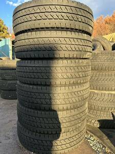 ブリヂストン　BLIZZAK Ｗ979 215/70R17.5 118/116L LT 中古　スタッドレスタイヤ　6本セット