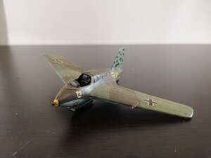 ■3点以上で送料無料!! プラモデル完成品/塗装済 Messerschmitt メッサーシュメットドイツ機(No.7) Me163B ドイツ空軍/軍用機 m0o7376