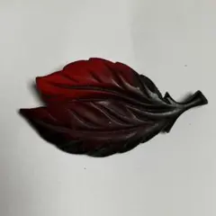 ブローチ　紅葉