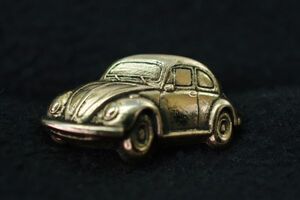 □ VW 3D立体ピンバッジ ワーゲン ビートル タイプ1 gold　W25mm ocitys beetle