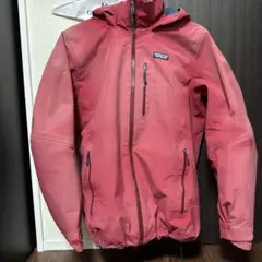 Patagonia フード付きジャケット 赤