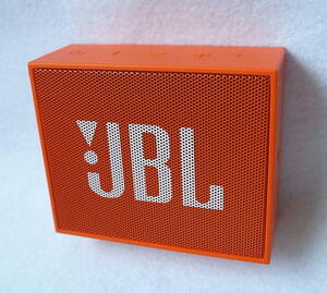 【ワイヤレススピーカー】JBL GO (オレンジ) Bluetoothスピーカー 最大約5時間再生バッテリー内蔵 ポータブルスピーカー 約横8.3×縦6.9cm