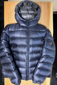 ■PRADA■プラダ ダウン PRADA DOWN JACKET　正規店購入　新品・未使用　三角プレート