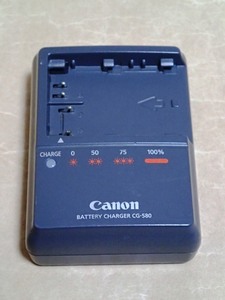 [ Canon バッテリーチャージャー CG-580 ]